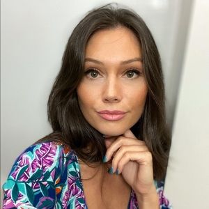 Meet your Posher, Ana maria